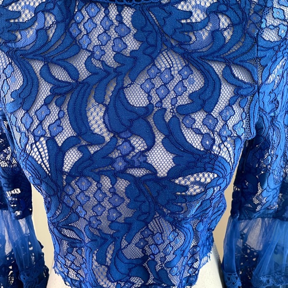 Elegant Blue Lace Women's Top - Picture 2 of 5